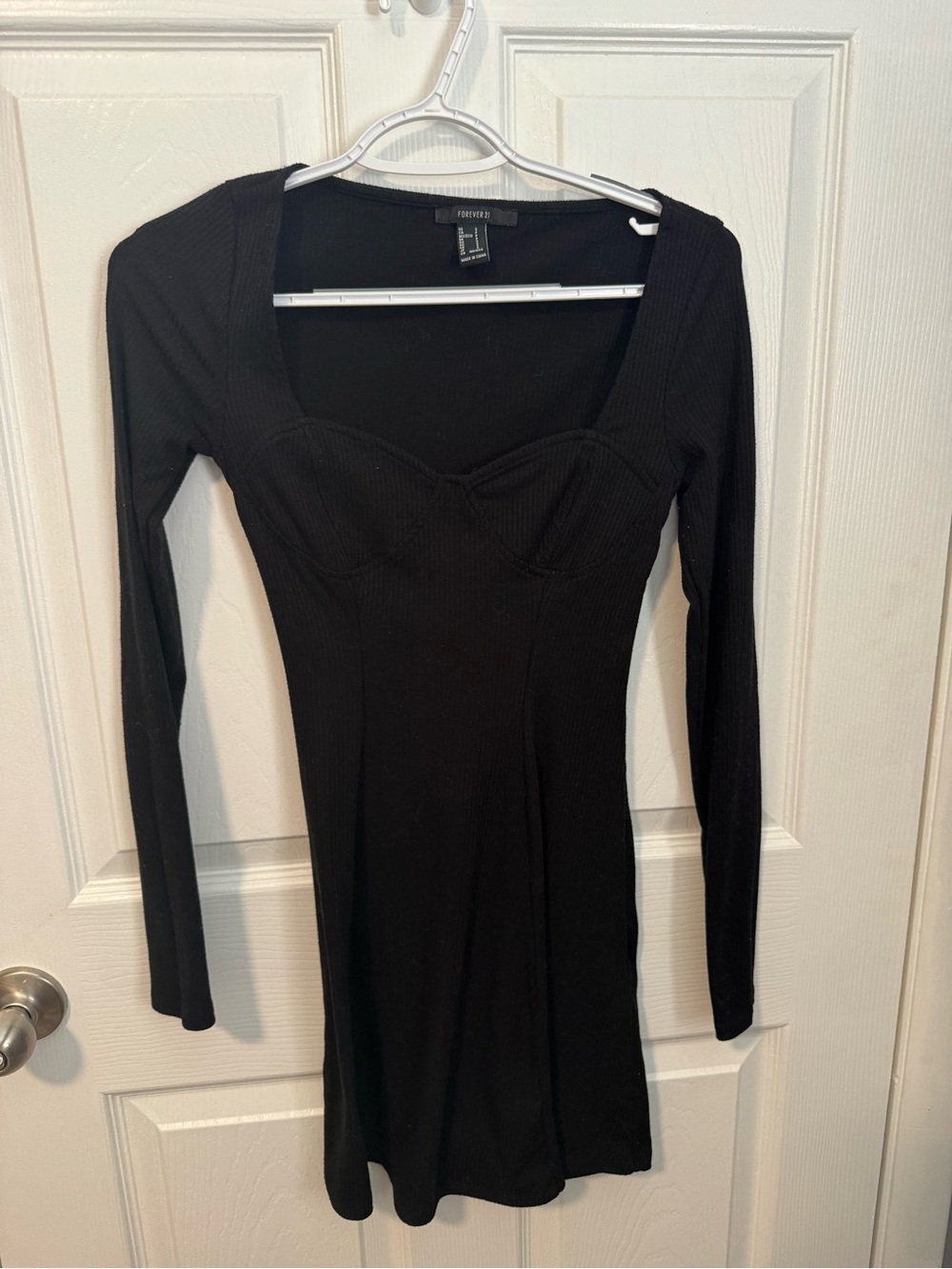 Forever 21 Black Long-Sleeve Sweetheart Ribbed Dress